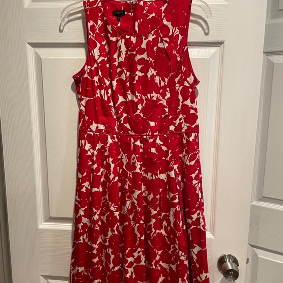 Red and White Dress - Picture 4 of 5